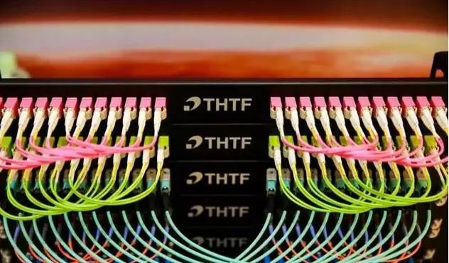 如何整理机房网格机柜、机架内的空间规划及理线方法