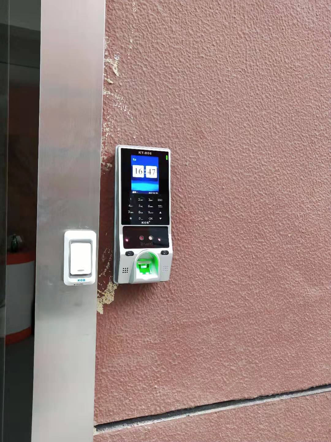 门禁安装如何控制道闸杆以及相关注意事项