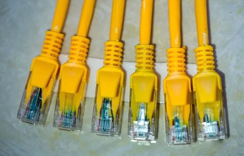 双绞线网线水晶头8芯线中分别代表什么意思？