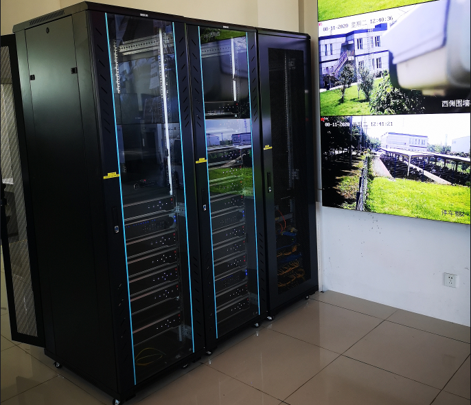 弱电机房工程中强电列头柜与弱电列头柜有什么区别？