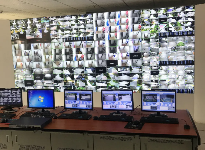 一份小区弱电工程维保合同，附费用清单