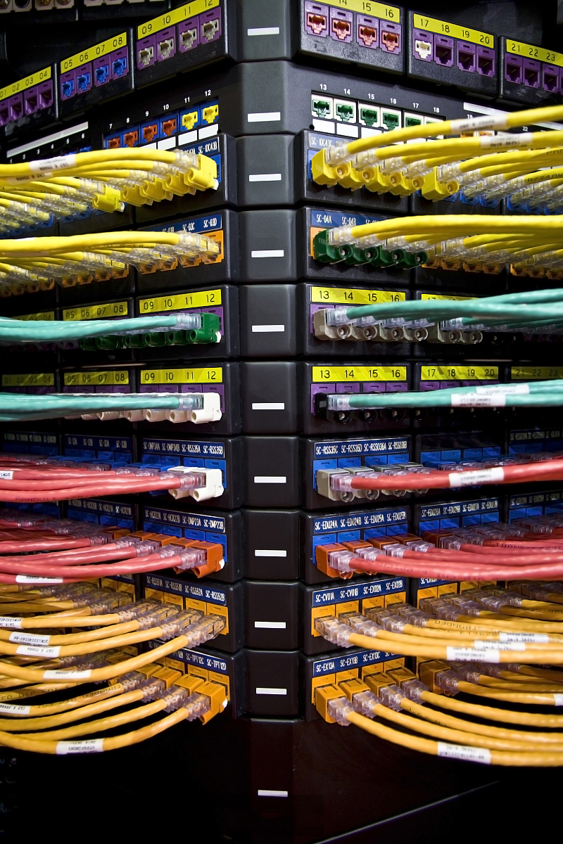 怎样才可以更好地进行网络综合机房布线!(图4) 怎样才可以更好地进行网络综合机房布线!(图4)