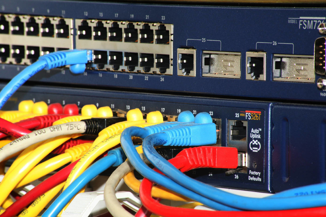 如何正确看待POE交换机150米、长距离250米传输(图1) 如何正确看待POE交换机150米、长距离250米传输(图1)