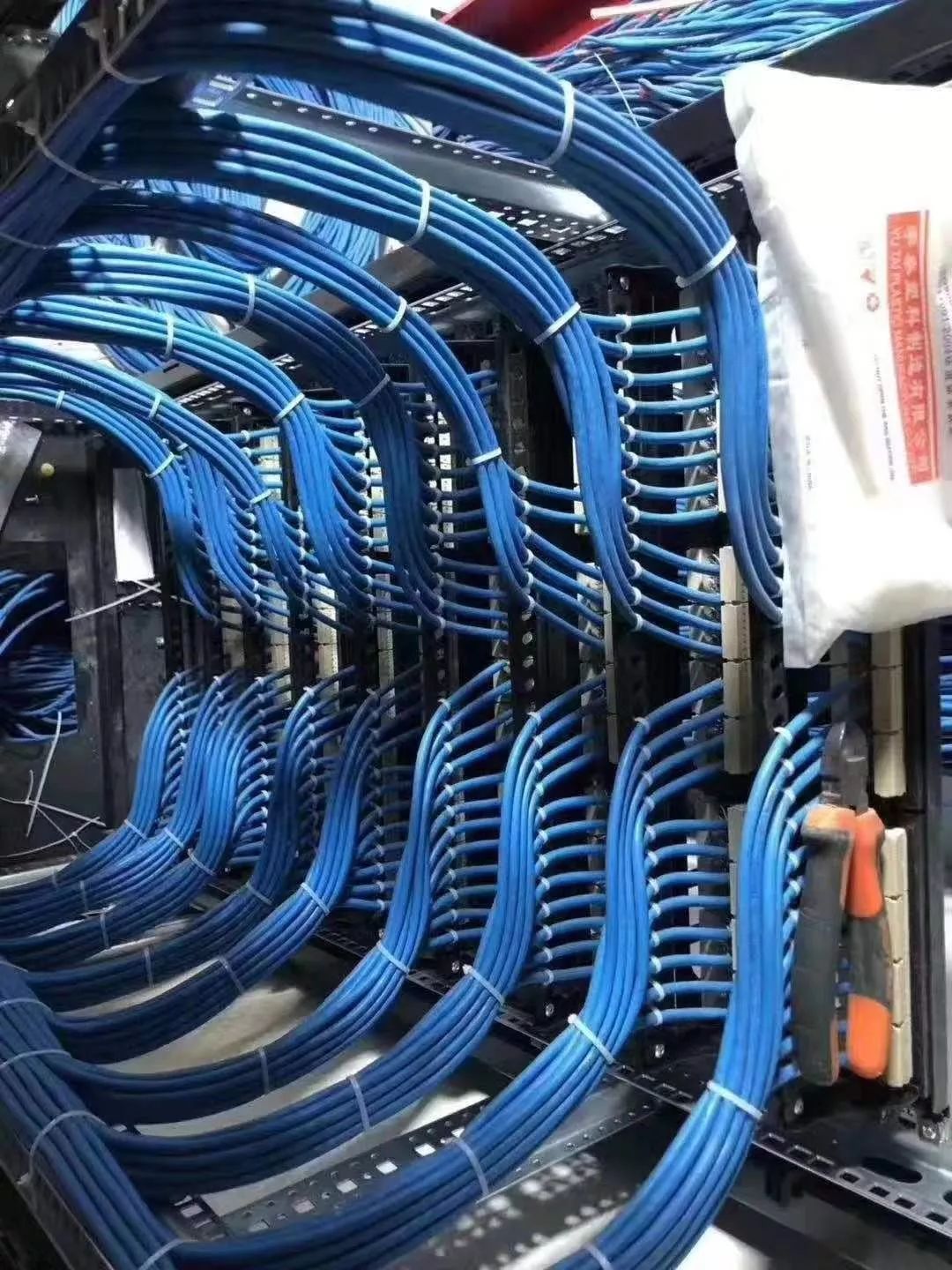 布线有什么规律?如何才能理清楚那么线？(图2)