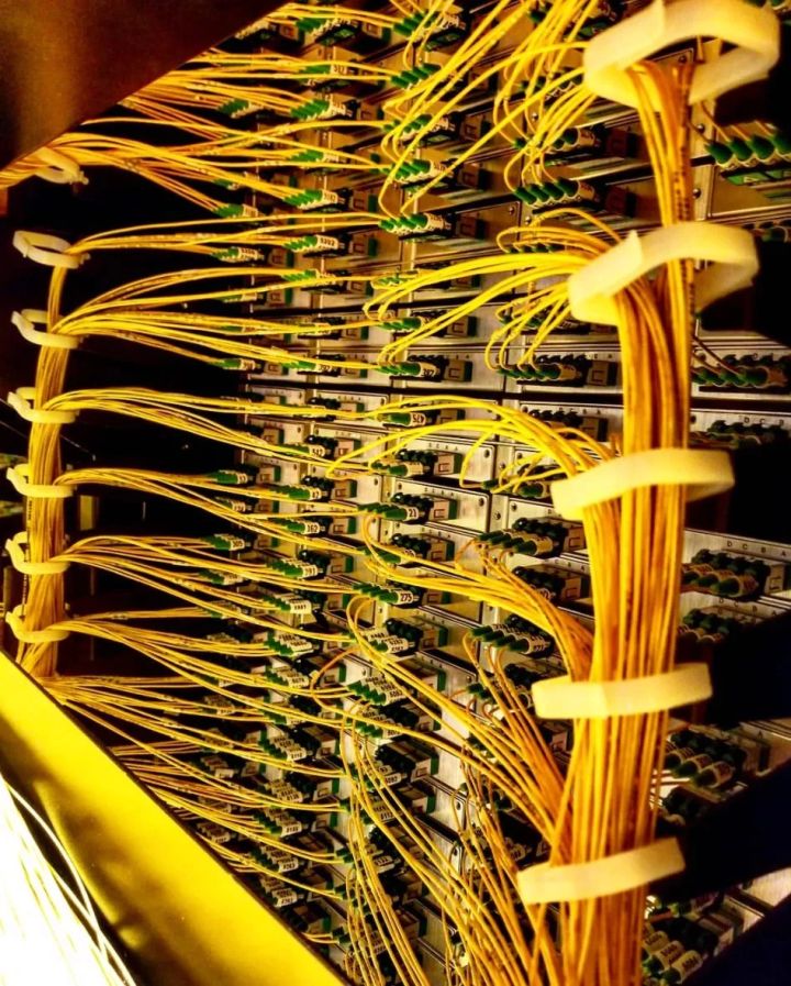 一组高端大气整齐的综合布线会是什么样的？(图4)