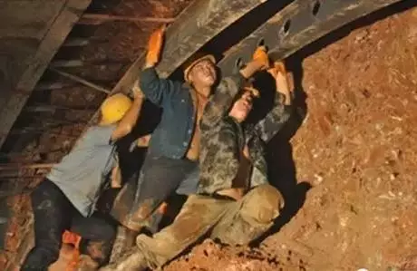 工程行业最危险工种排行榜,他们是祖国建设最可爱的人!(图9) 工程行业最危险工种排行榜,他们是祖国建设最可爱的人!(图9)