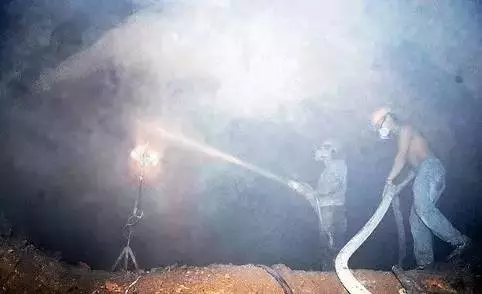 工程行业最危险工种排行榜,他们是祖国建设最可爱的人!(图11) 工程行业最危险工种排行榜,他们是祖国建设最可爱的人!(图11)