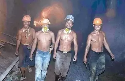 工程行业最危险工种排行榜,他们是祖国建设最可爱的人!(图12) 工程行业最危险工种排行榜,他们是祖国建设最可爱的人!(图12)