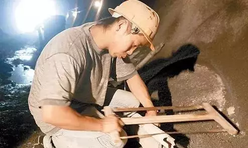 工程行业最危险工种排行榜,他们是祖国建设最可爱的人!(图14) 工程行业最危险工种排行榜,他们是祖国建设最可爱的人!(图14)