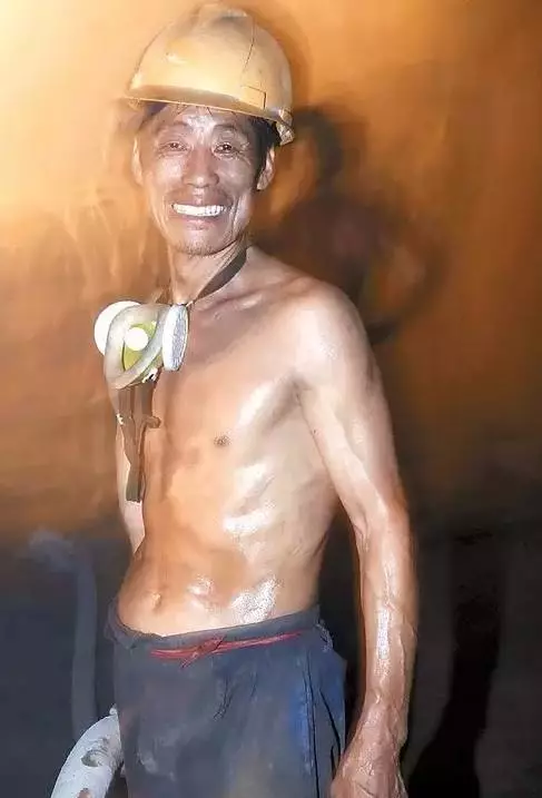 工程行业最危险工种排行榜,他们是祖国建设最可爱的人!(图16) 工程行业最危险工种排行榜,他们是祖国建设最可爱的人!(图16)