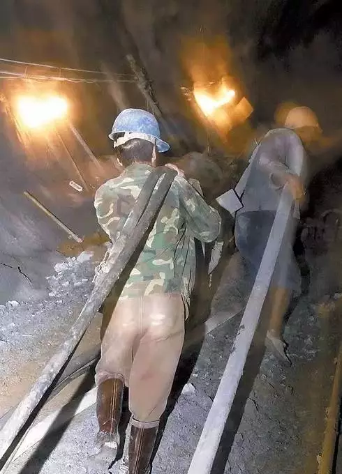 工程行业最危险工种排行榜,他们是祖国建设最可爱的人!(图17) 工程行业最危险工种排行榜,他们是祖国建设最可爱的人!(图17)