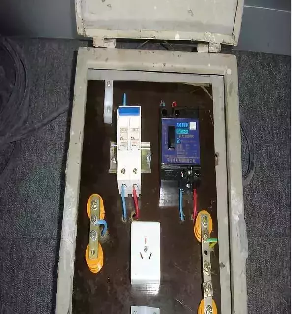 最全的施工现场临时用电,配电箱、电缆、照明、临电安全管理方案(图3) 最全的施工现场临时用电,配电箱、电缆、照明、临电安全管理方案(图3)