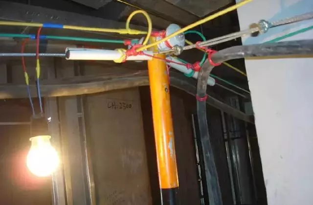 最全的施工现场临时用电,配电箱、电缆、照明、临电安全管理方案(图15) 最全的施工现场临时用电,配电箱、电缆、照明、临电安全管理方案(图15)