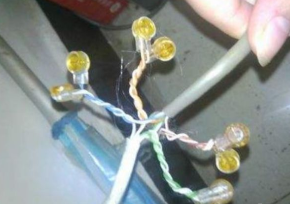 网线不够长或中途断了应该如何接呢?(图5) 网线不够长或中途断了应该如何接呢?(图5)