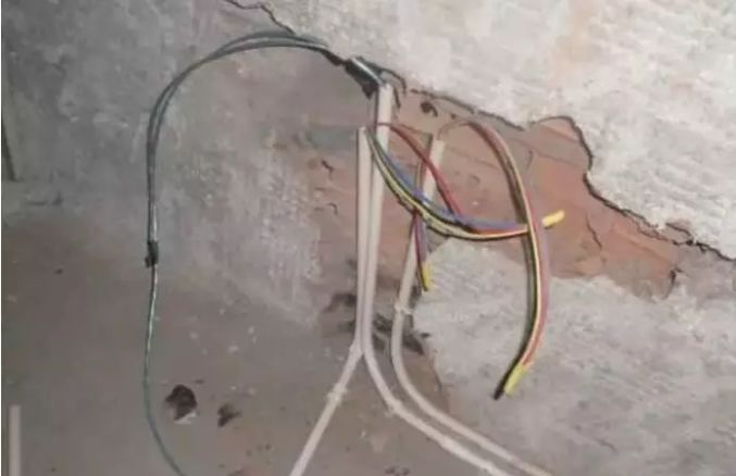 太聪明了,为什么越来越多师傅用这个而不用钢丝绳电线穿管?(图2) 图片