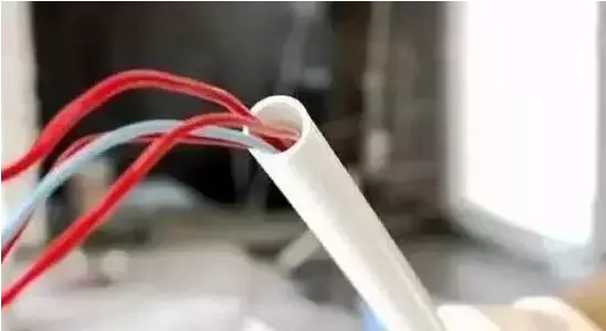 强电与弱电分别是什么样的?为什么布线要分开?(图5) 强电与弱电分别是什么样的?为什么布线要分开?(图5)